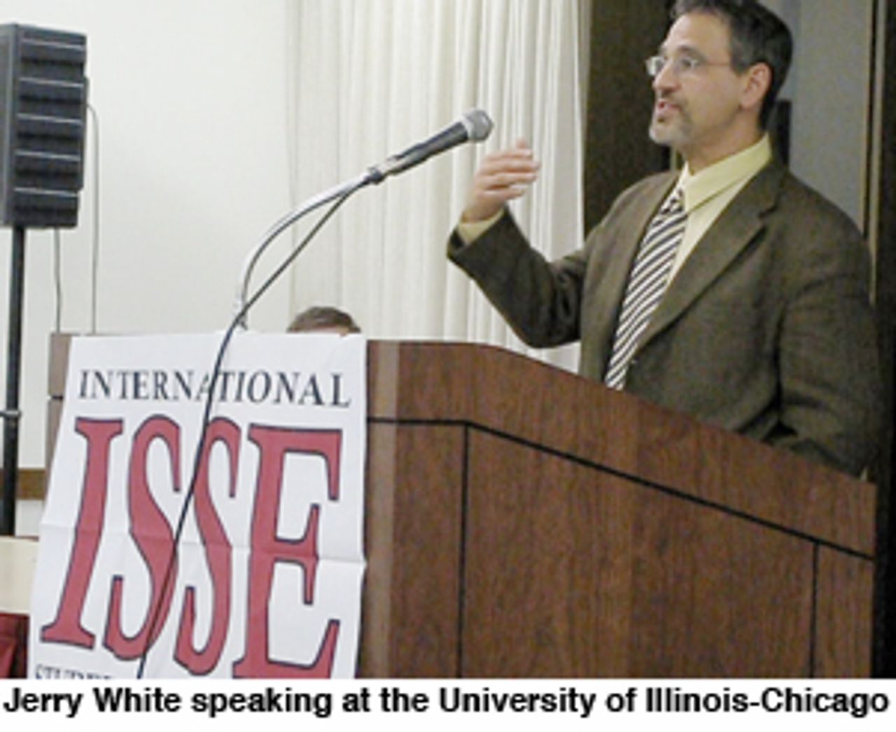 Jerry White speaking at the University of Illinois--Chicago